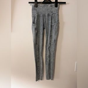 Lululemon Womens size 2 grey blue leggings